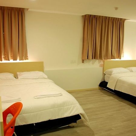 Old Penang Hotel - Penang Times Square จอร์จทาวน์ ภายนอก รูปภาพ